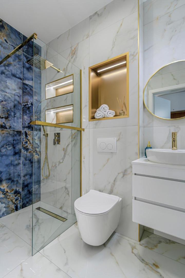 Apartment Dioro Luxury Budapest- Steps From The Danube ,free Parking